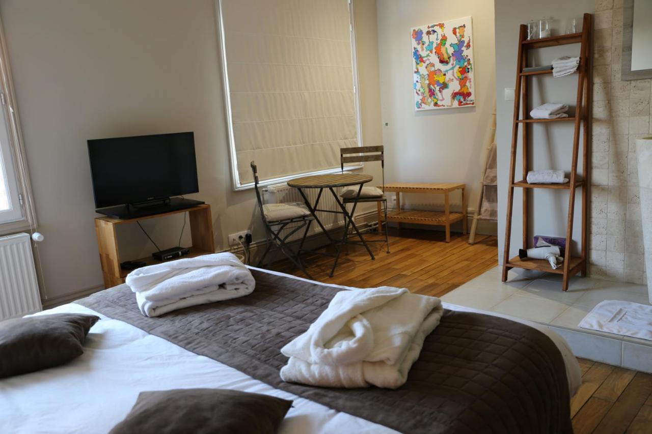 Domaine De Senercy Bed & Breakfast Sery-les-Mezieres ภายนอก รูปภาพ